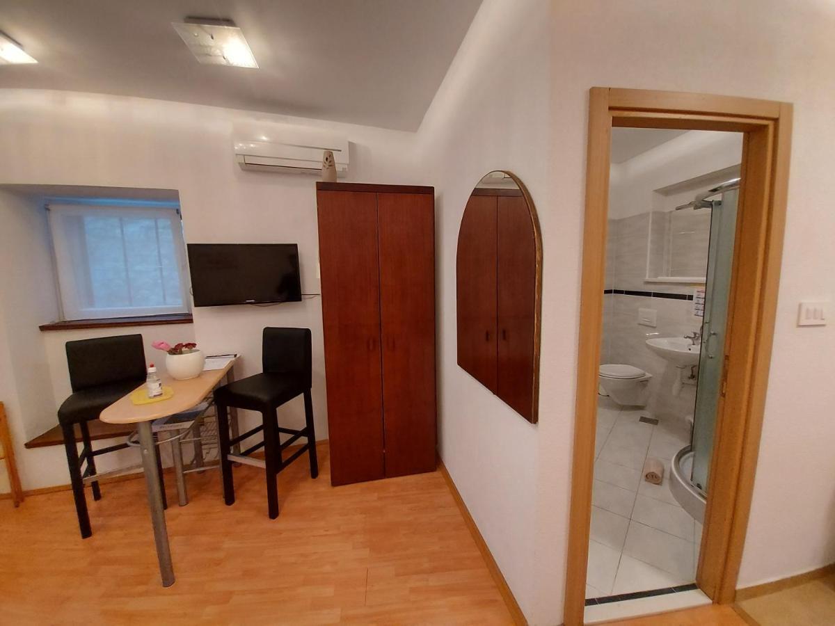 Guesthouse Boris Labin  Extérieur photo