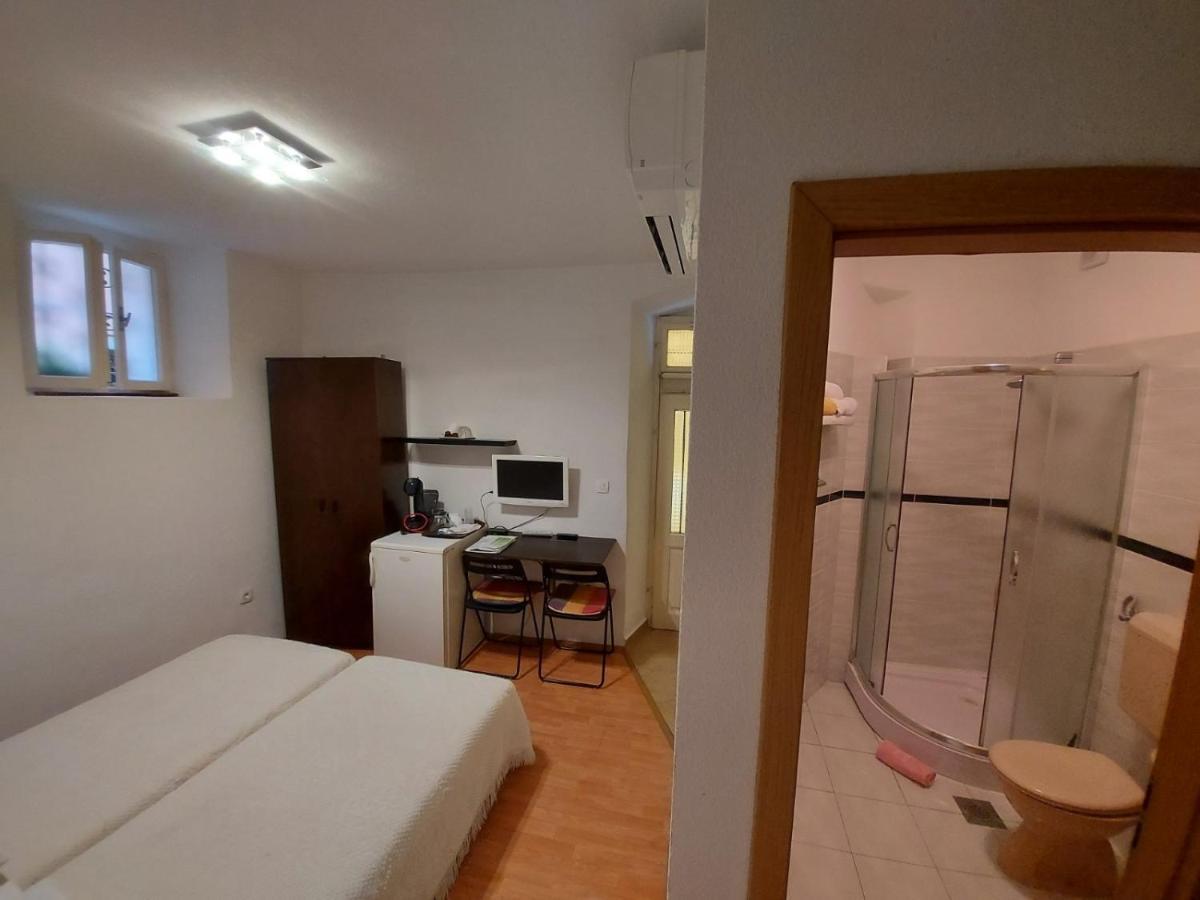 Guesthouse Boris Labin  Extérieur photo